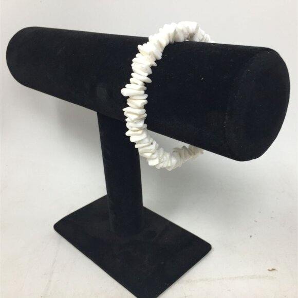 White Chunky Puka Shell Bohemian Style Bracelet - Picture 6 of 7